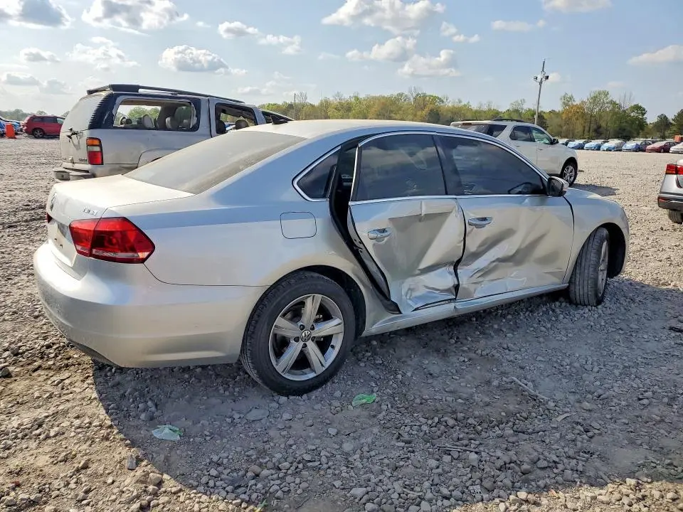 2014 VOLKSWAGEN PASSAT SE  