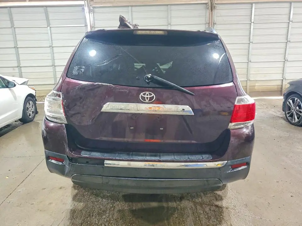 2013 TOYOTA HIGHLANDER PLUS  