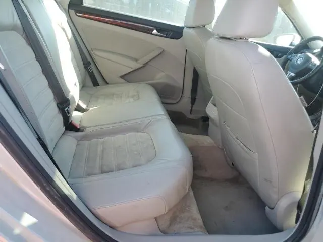 2012 VOLKSWAGEN PASSAT SEL  