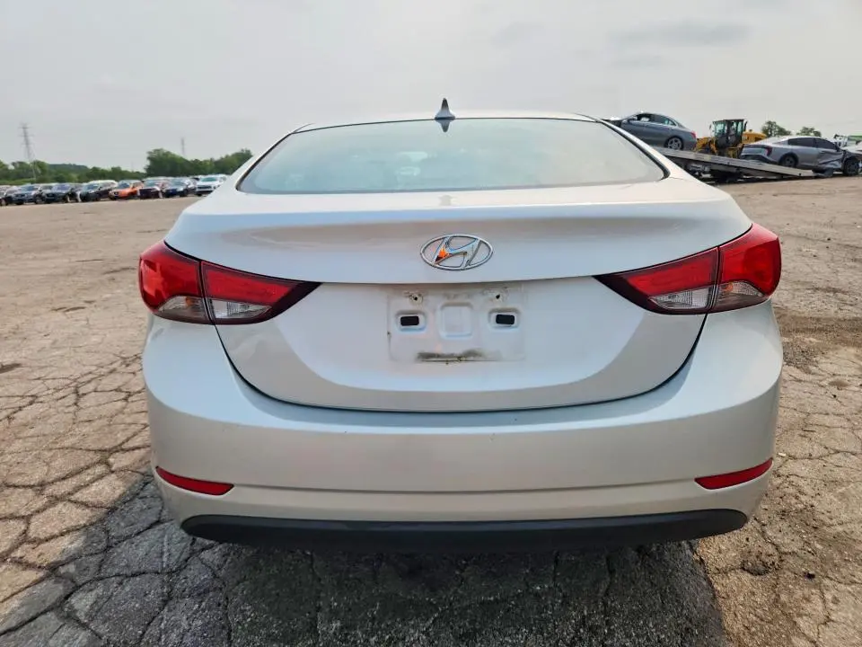 2015 HYUNDAI ELANTRA SE  