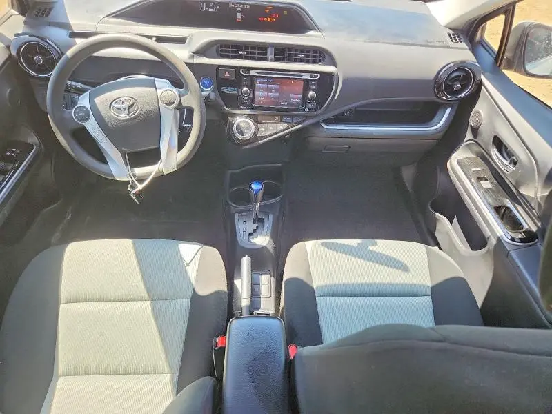 2016 TOYOTA PRIUS C THREE  