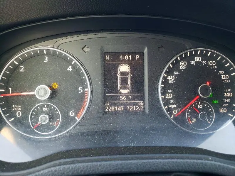 2015 VOLKSWAGEN PASSAT SE  