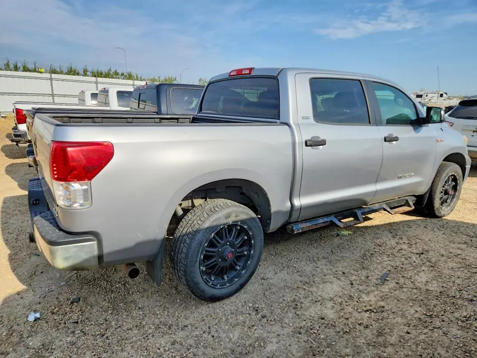 2011 TOYOTA TUNDRA CREWMAX SR5  