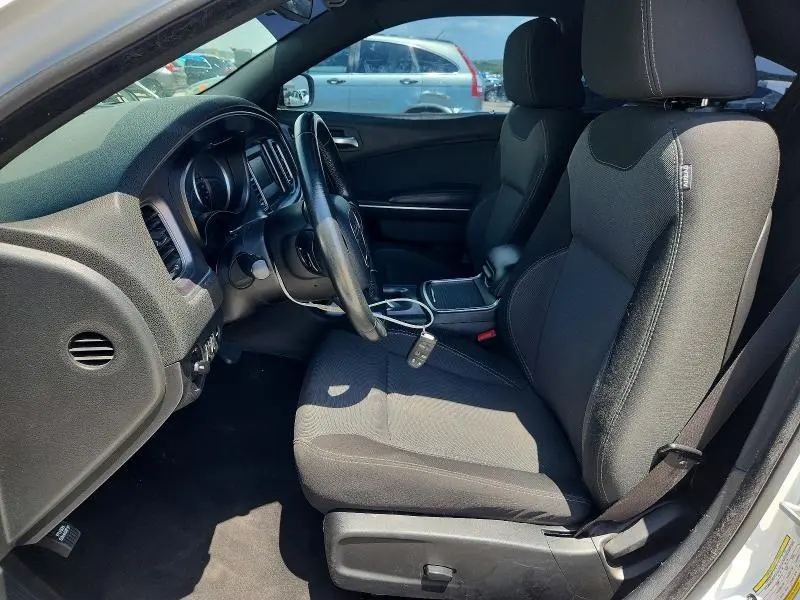 2015 DODGE CHARGER SE  