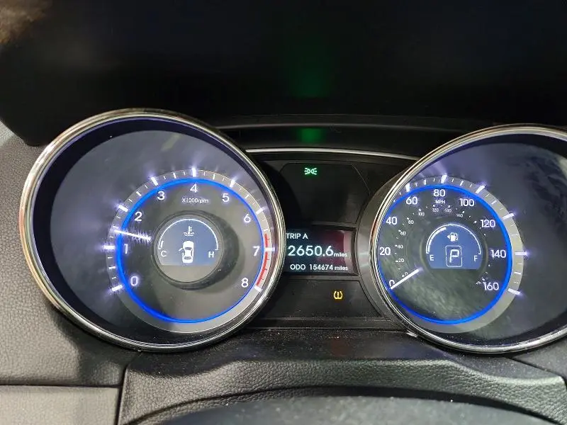 2011 HYUNDAI SONATA GLS  