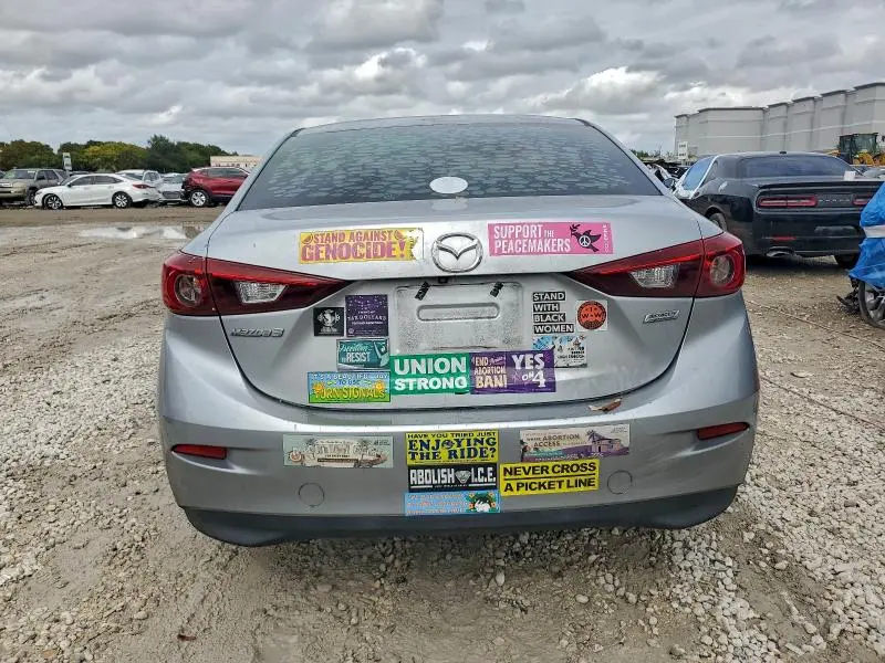 2017 MAZDA 3 TOURING  