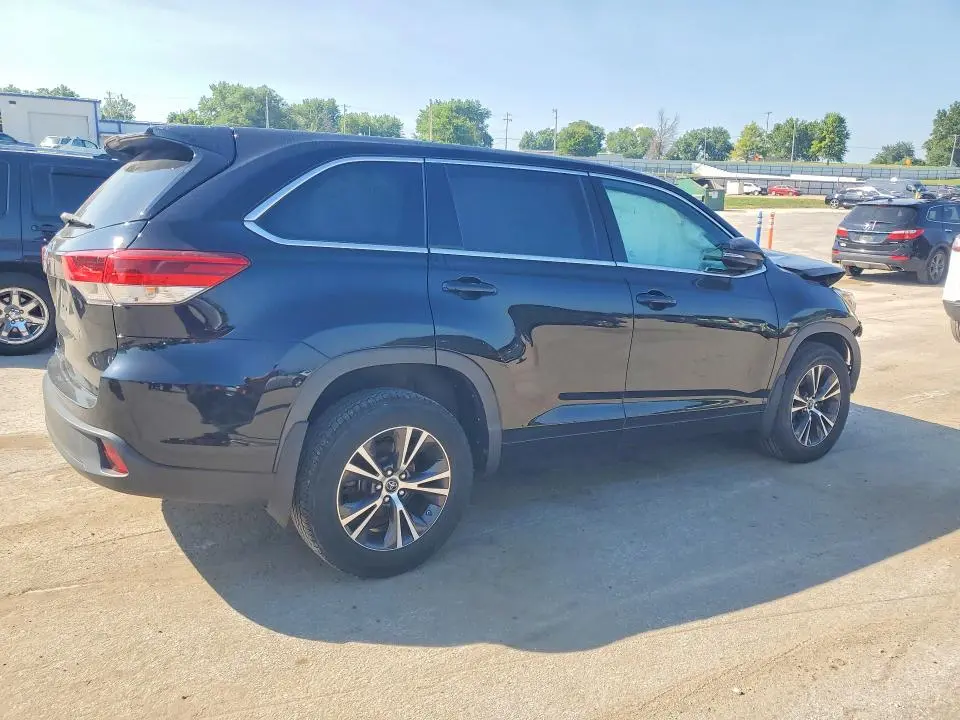 2018 TOYOTA HIGHLANDER LE  