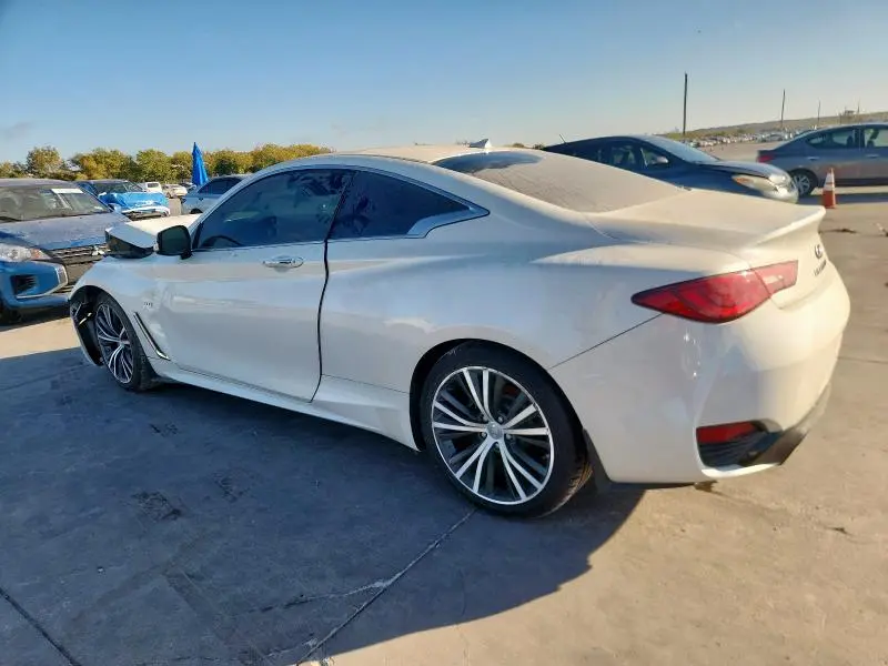 2018 INFINITI Q60 LUXE 300  