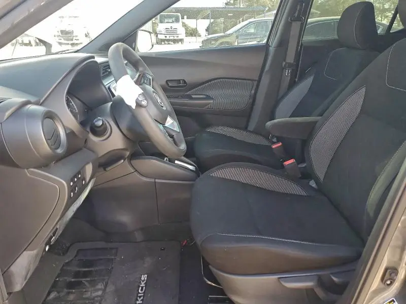 2020 NISSAN KICKS S  