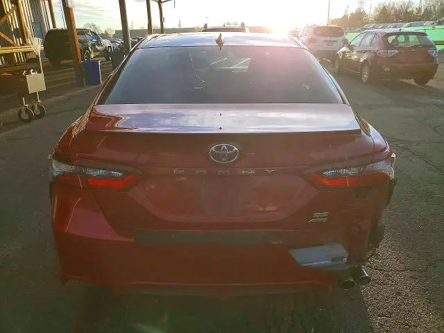 2021 TOYOTA CAMRY SE  