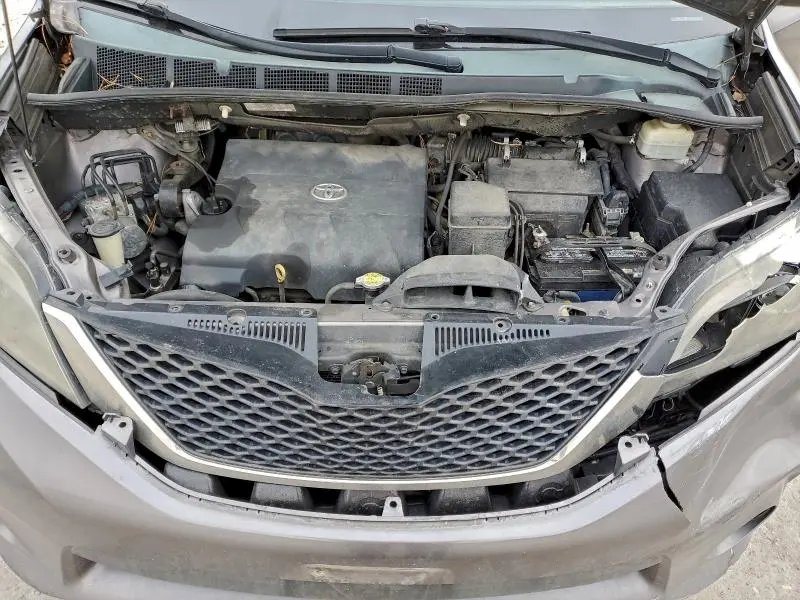 2015 TOYOTA SIENNA SPORT  