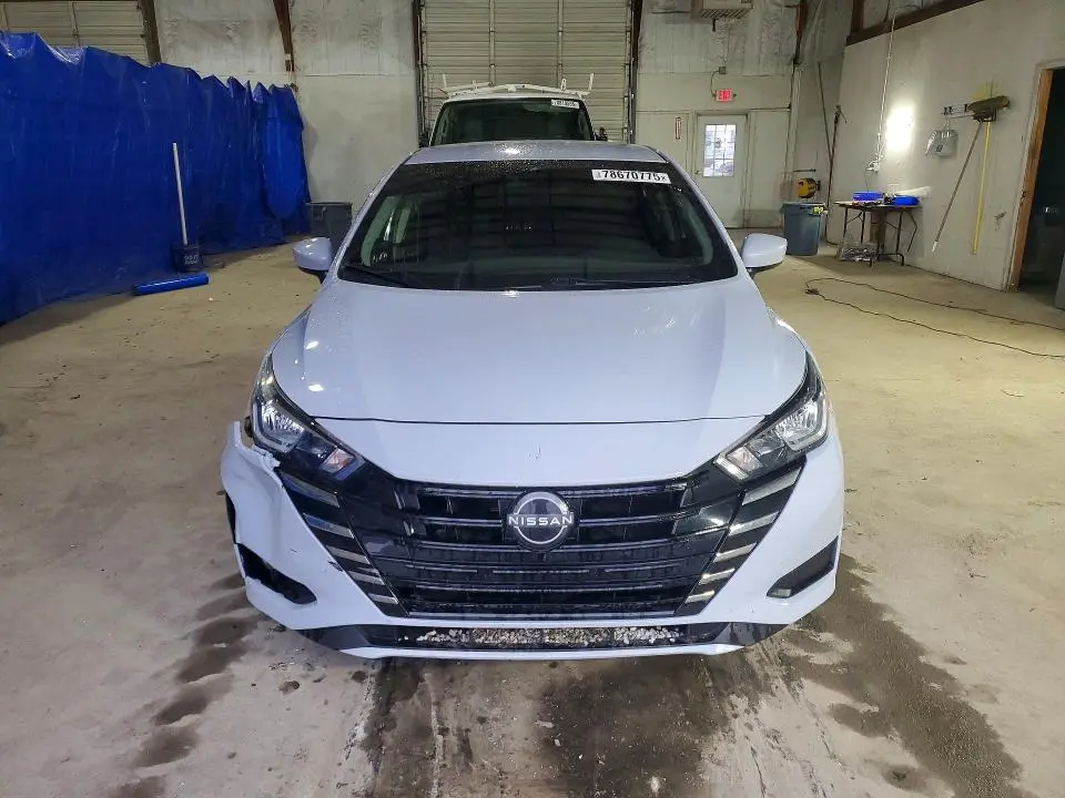 2023 NISSAN VERSA SV  