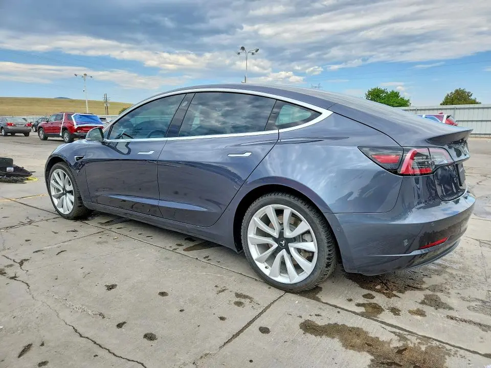 2018 TESLA MODEL 3   