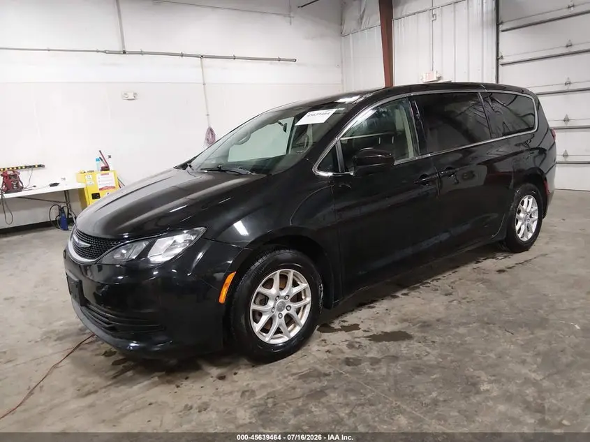 2020 CHRYSLER VOYAGER LX