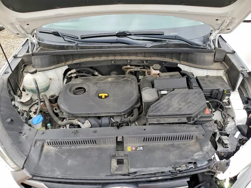 2016 HYUNDAI TUCSON SE  