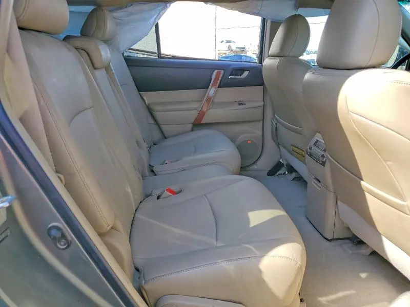 2010 TOYOTA HIGHLANDER LIMITED  