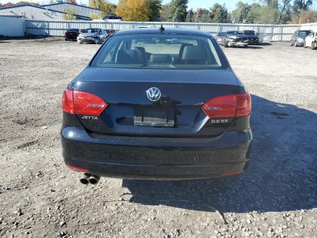 2013 VOLKSWAGEN JETTA SE  