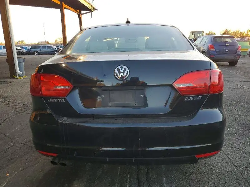2013 VOLKSWAGEN JETTA SE  