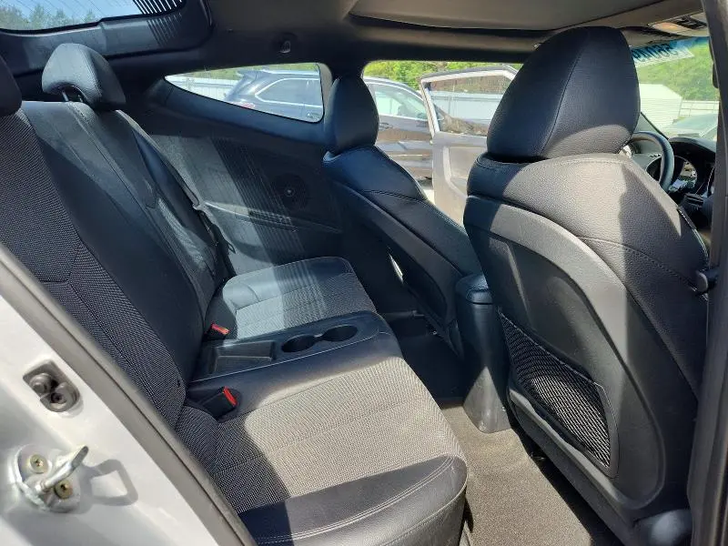 2016 HYUNDAI VELOSTER BASE  