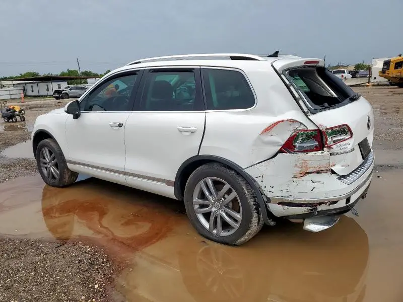 2016 VOLKSWAGEN TOUAREG SPORT  