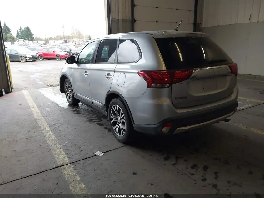 2016 MITSUBISHI OUTLANDER SE