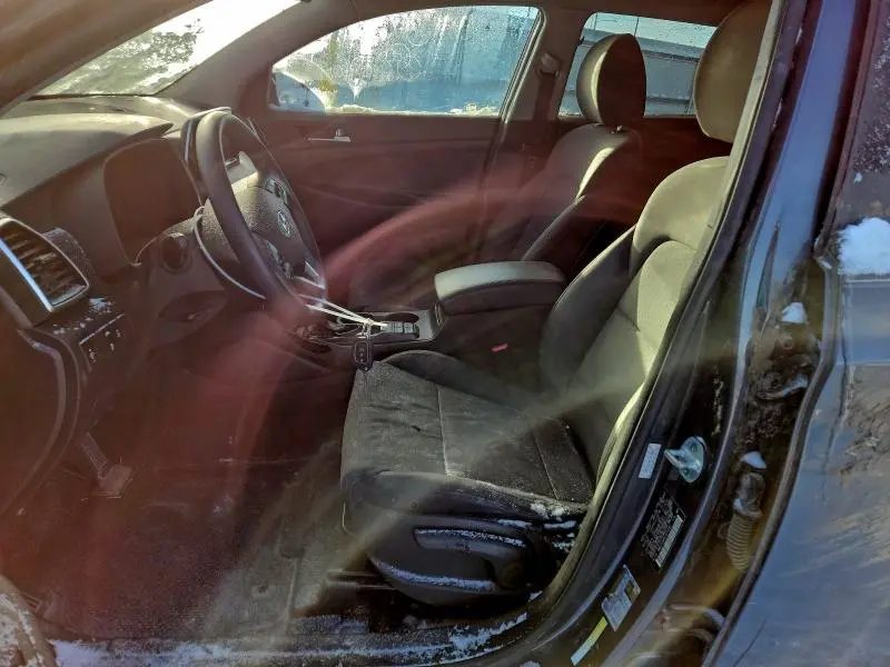 2020 HYUNDAI TUCSON SE  