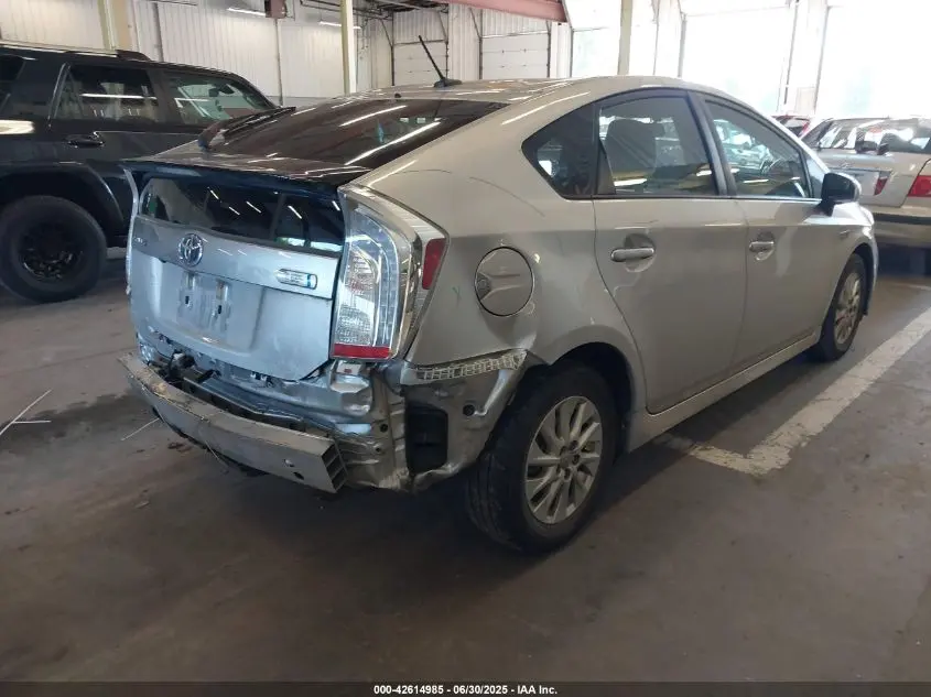 2014 TOYOTA PRIUS PLUG-IN  