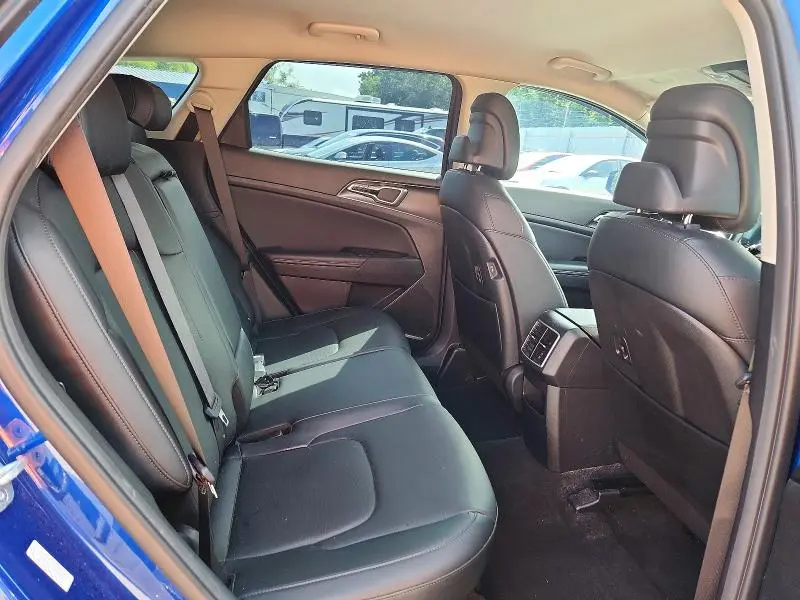 2023 KIA SPORTAGE EX  