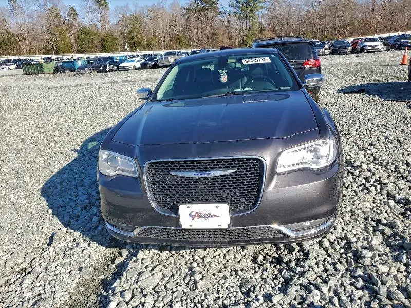 2019 CHRYSLER 300 LIMITED  