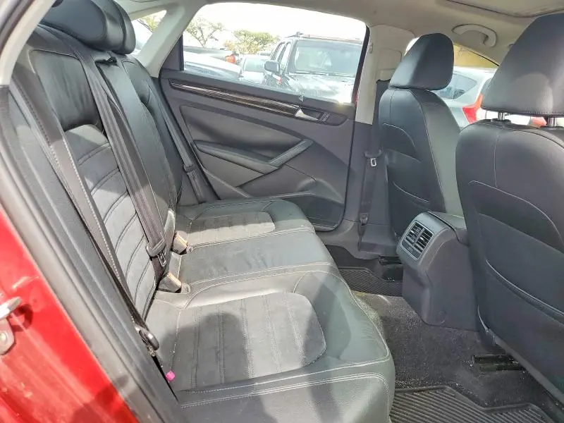2015 VOLKSWAGEN PASSAT SEL  