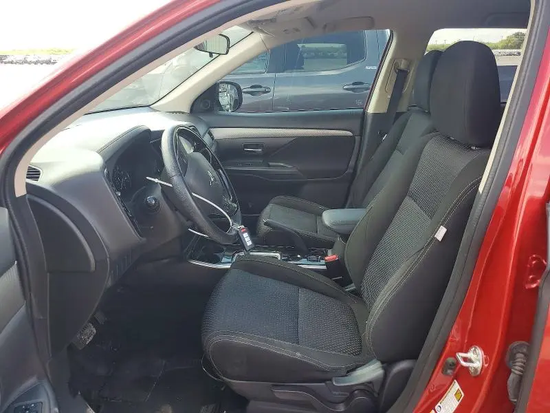 2017 MITSUBISHI OUTLANDER SE  