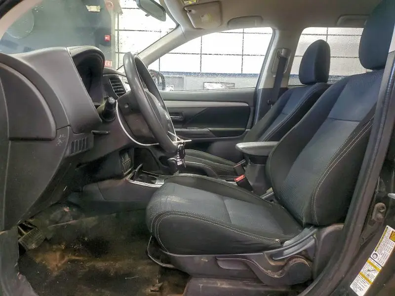 2018 MITSUBISHI OUTLANDER ES  