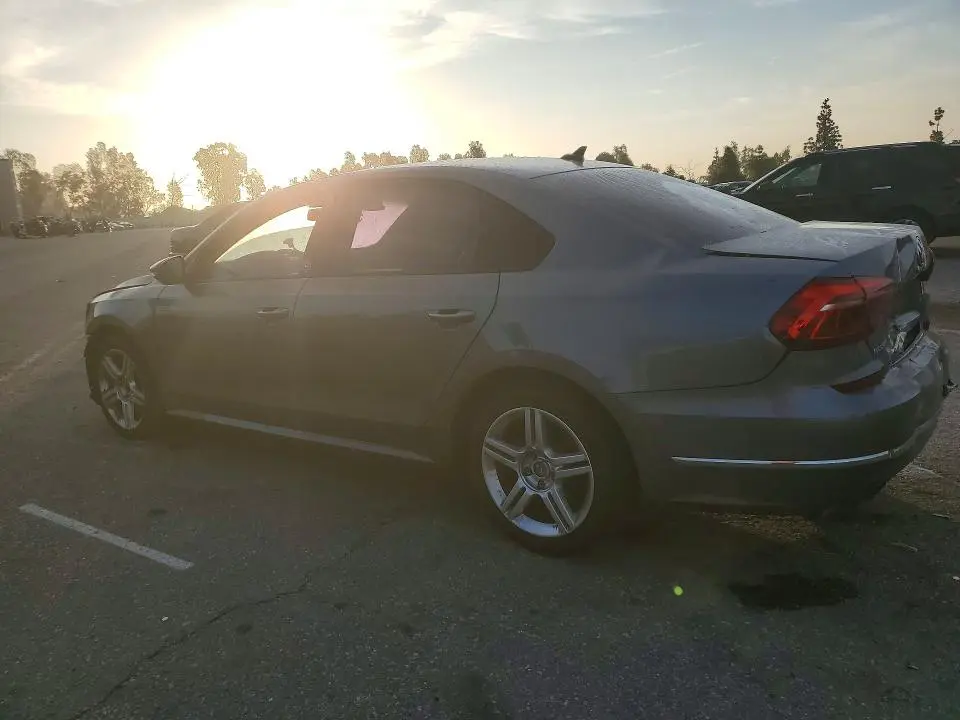 2019 VOLKSWAGEN PASSAT   