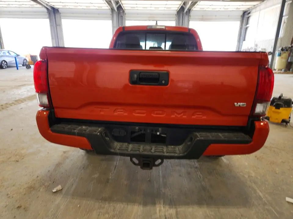2018 TOYOTA TACOMA SR5 V6  