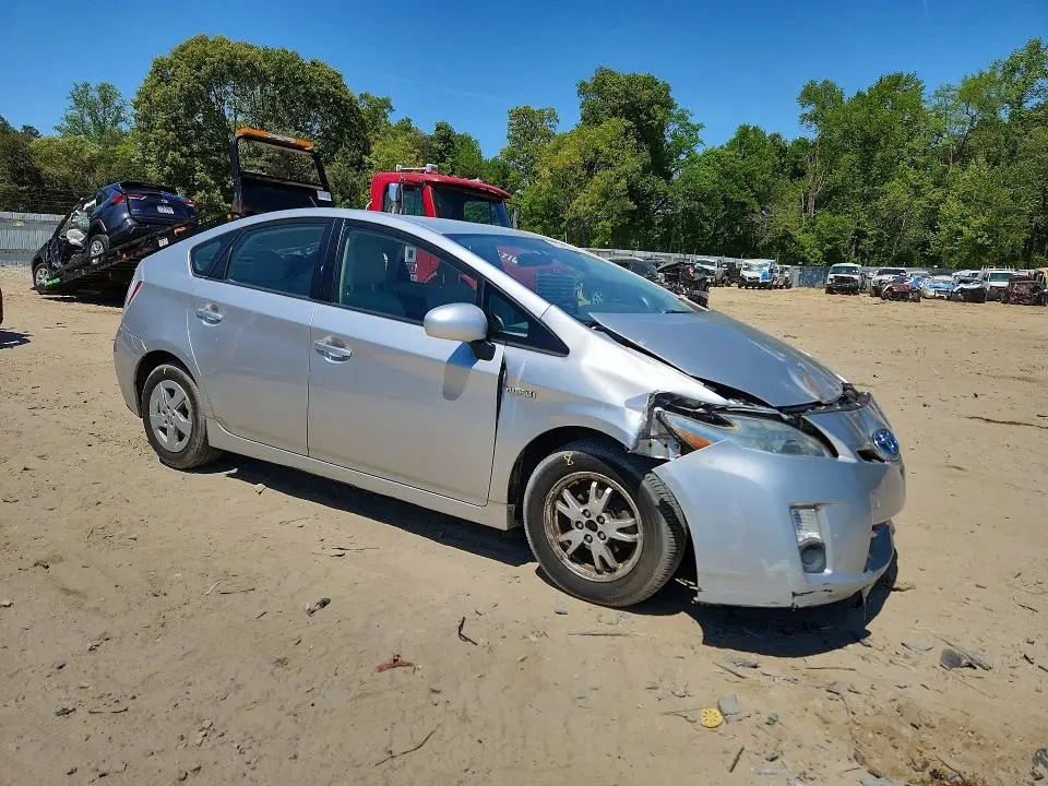 2011 TOYOTA PRIUS THREE  