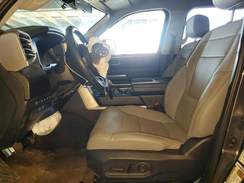 2024 TOYOTA TUNDRA CREWMAX SR5  