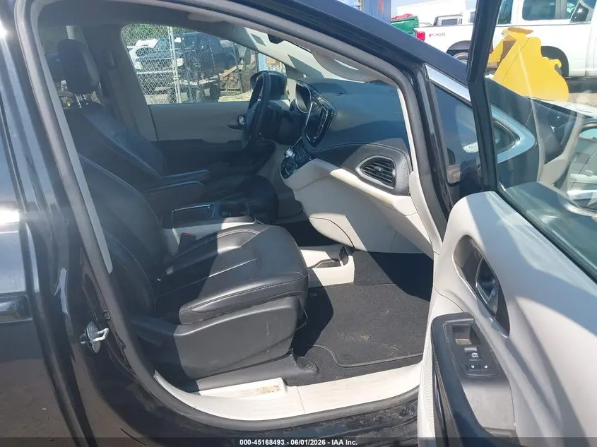 2023 CHRYSLER PACIFICA HYBRID TOURING L