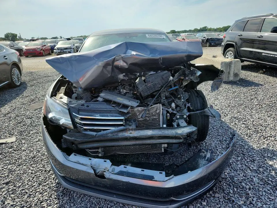 2015 VOLKSWAGEN PASSAT S  