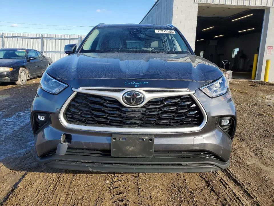 2020 TOYOTA HIGHLANDER XLE  