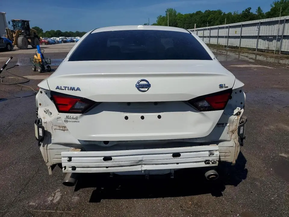 2022 NISSAN ALTIMA SL  