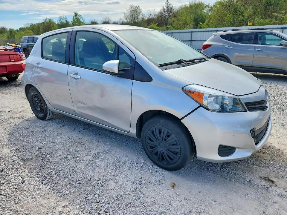 2013 TOYOTA YARIS 5-DOOR LE  