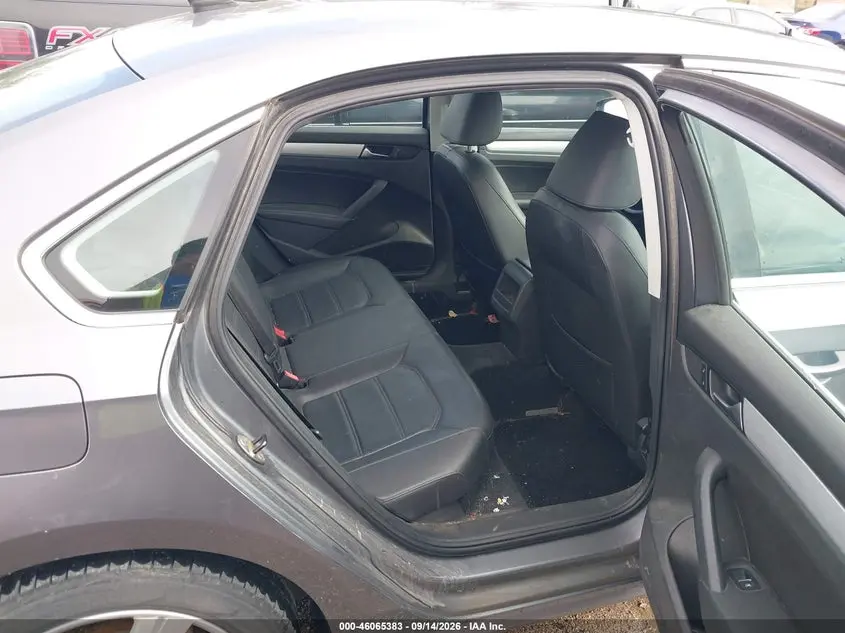 2012 VOLKSWAGEN PASSAT 2.5L SE