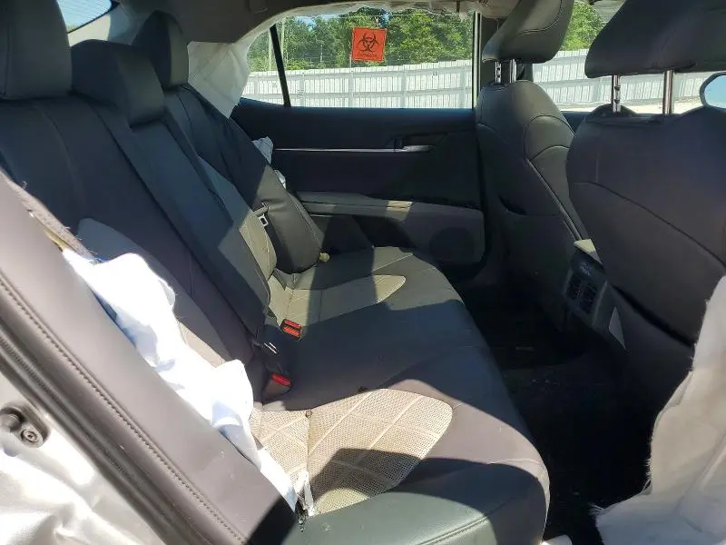 2019 TOYOTA CAMRY XLE  