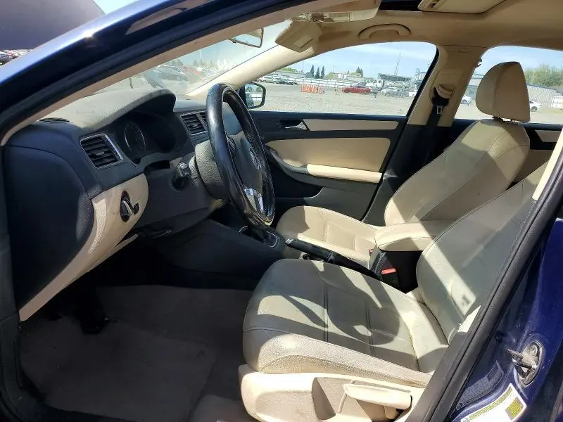 2012 VOLKSWAGEN JETTA SE  
