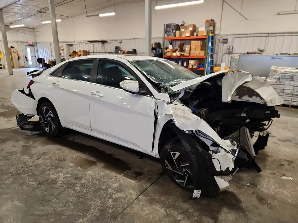 2025 HYUNDAI ELANTRA SEL  