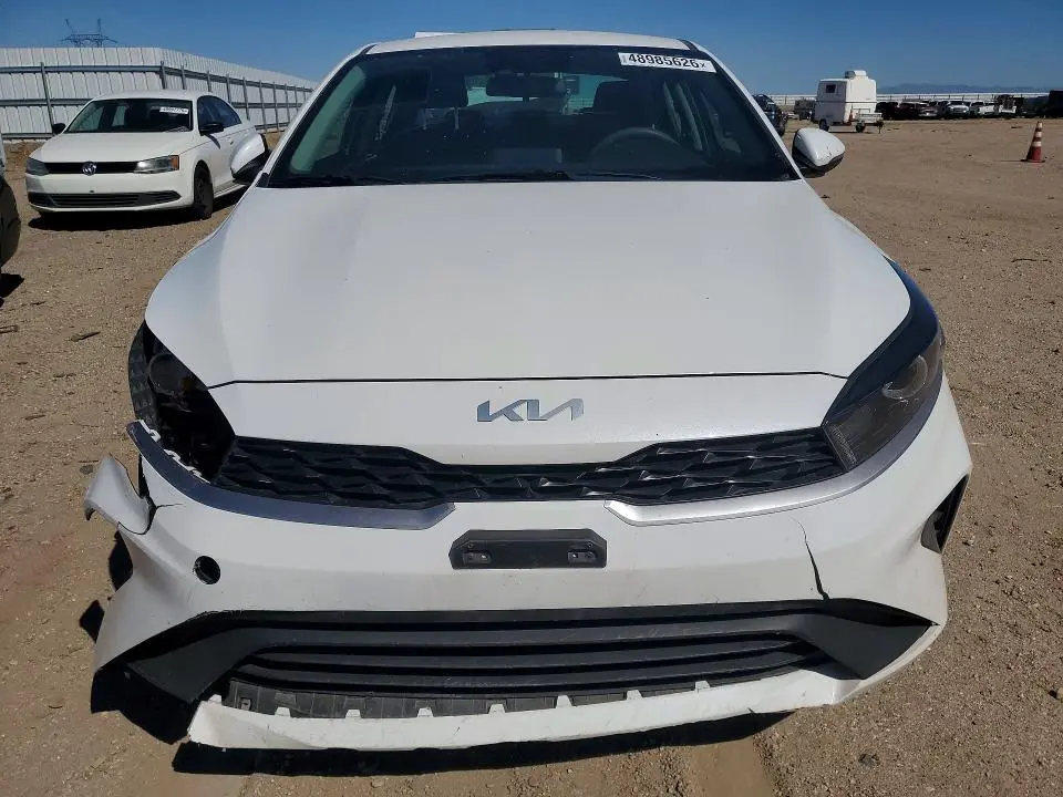2023 KIA FORTE LXS  