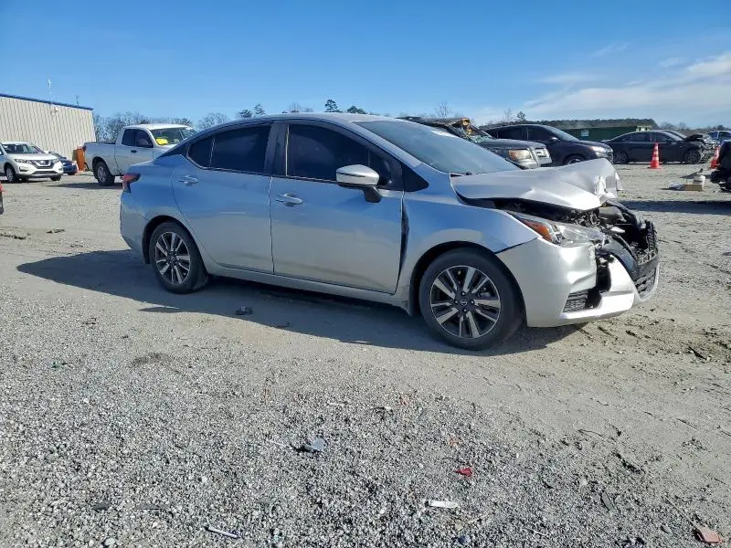 2021 NISSAN VERSA SV  