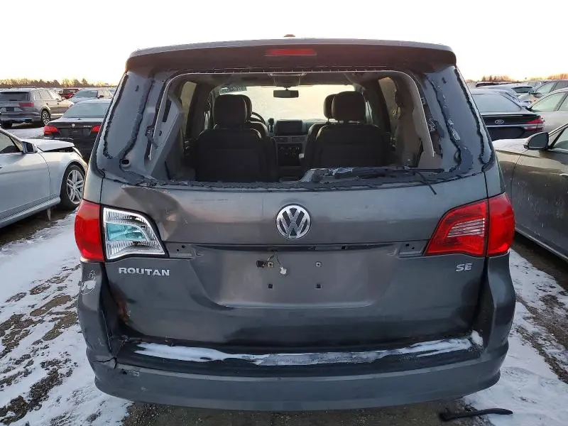 2010 VOLKSWAGEN ROUTAN SE  