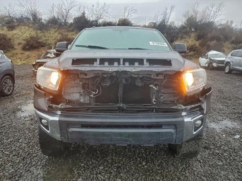 2015 TOYOTA TUNDRA CREWMAX SR5  