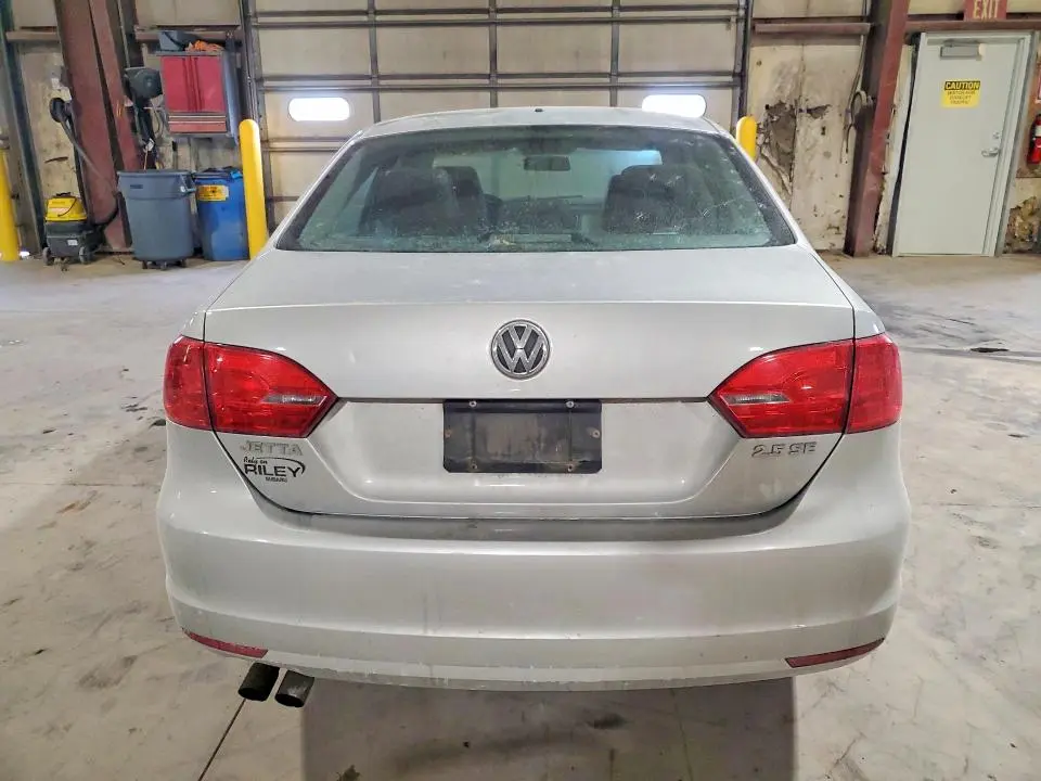 2013 VOLKSWAGEN JETTA SE  